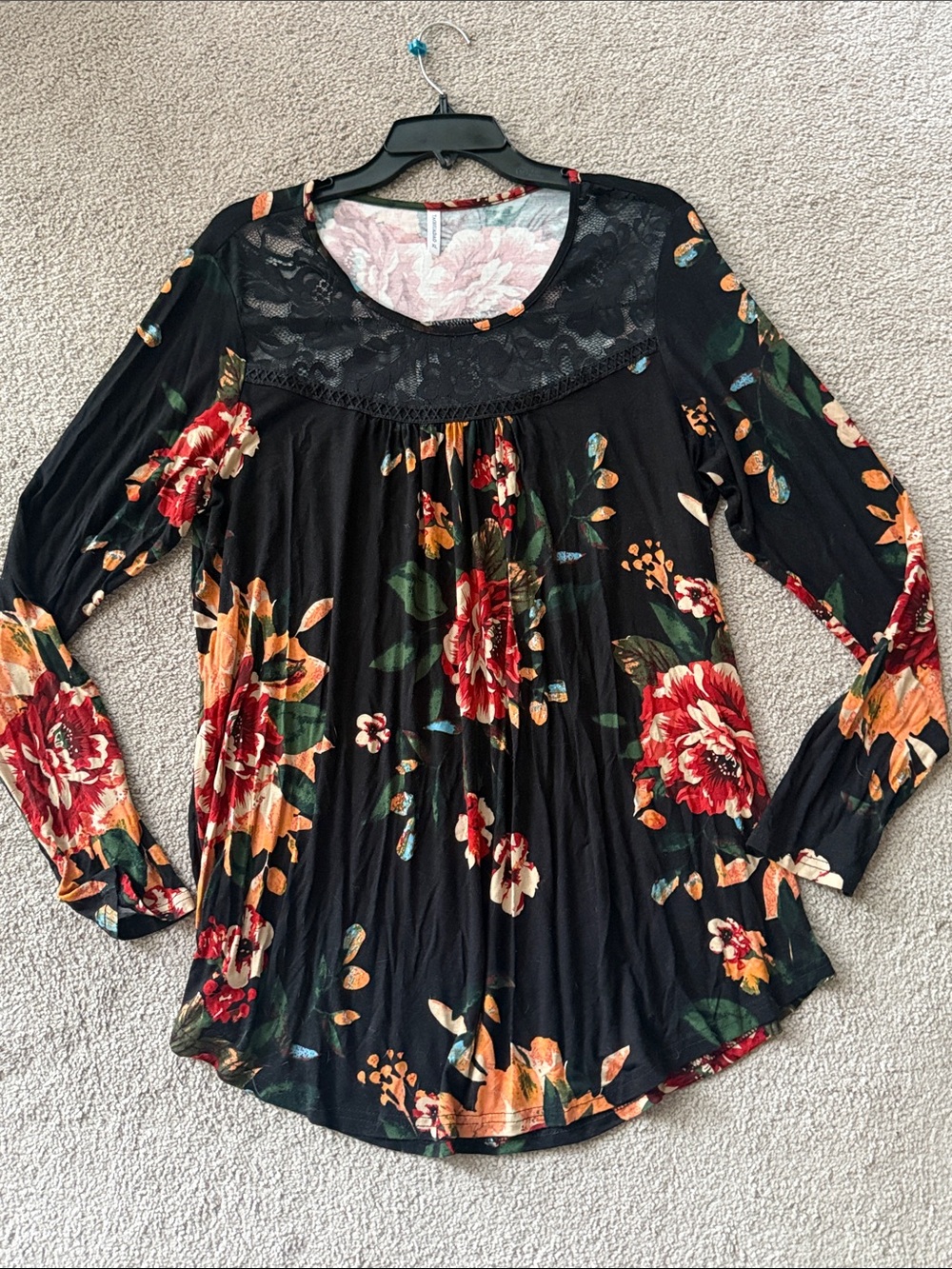 Taohuadao Black Floral Lace Blouse!